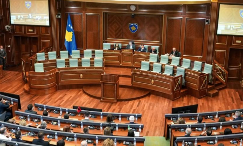 Gjykata Kushtetuese dikton zgjidhje të ngërçit në Kosovë  Të konstituohet Kuvendi brenda 30 ditësh