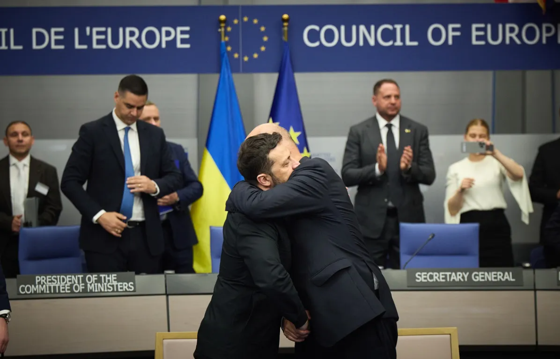Zelensky nënshkruan marrëveshjen për tribunalin që mund të gjykojë Putinin