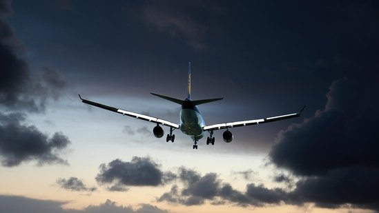 Irani hap pjesërisht hapësirën ajrore për fluturime kombëtare dhe ndërkombëtare
