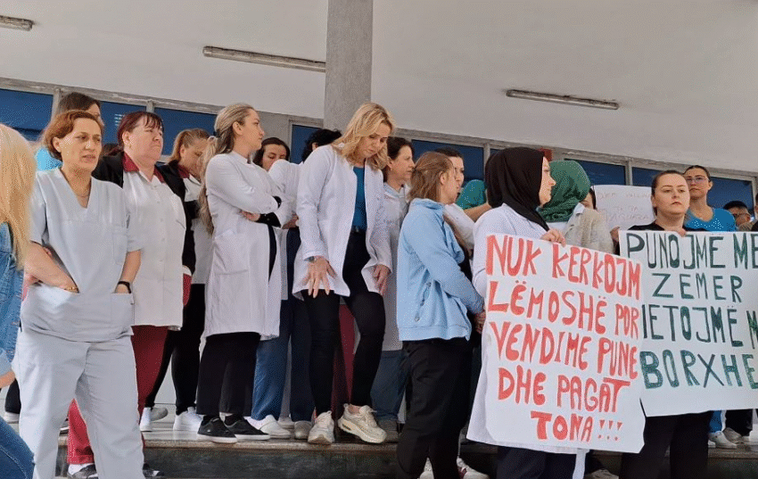 Punonjësit shëndetësorë në Tetovë sërish në protestë
