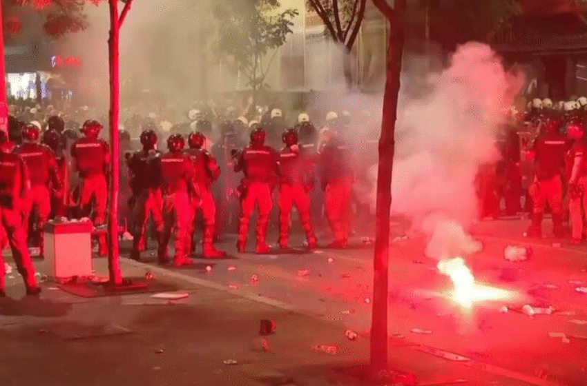  Mediat gjermane për protestat në Serbi: Autokracia e Vuçiqit po lëkundet