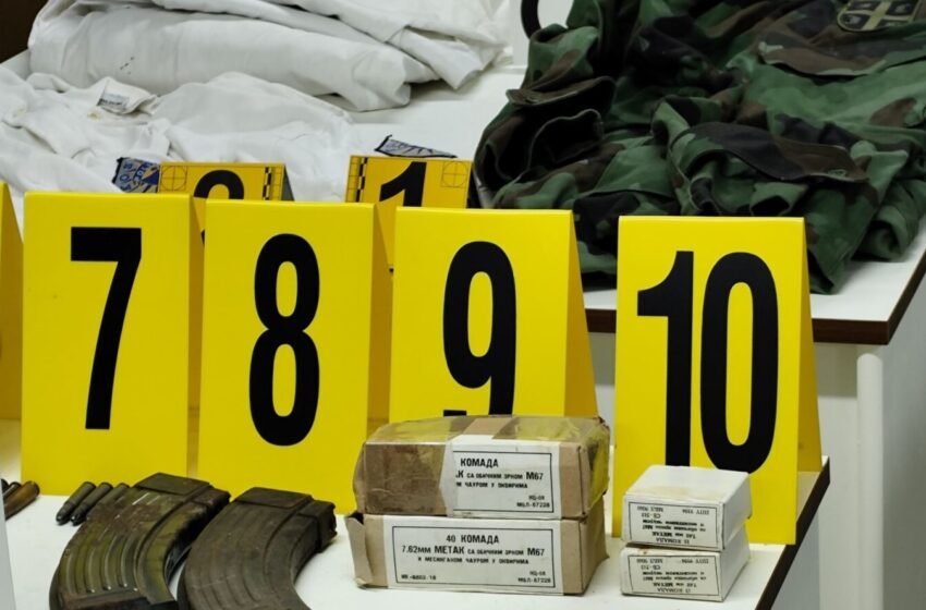  Policia e Kosovës tha se gjatë një kontrolli të kryer më 21 korrik gjeti dy raketahedhës krahu në një kompleks të pabanuar banesor në Mitrovicë të Veriut.