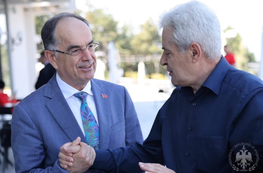  Ali Ahmeti takon Presidentin e Shqipërisë në Ohër: Marrëdhëniet Shqipëri–Maqedoni e Veriut, çelës për stabilitetin rajonal