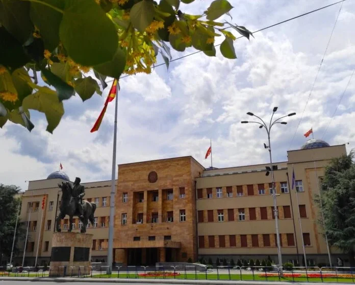  Mbi 300 mijë euro për shpenzime të rrugës për deputetët për 13 muaj
