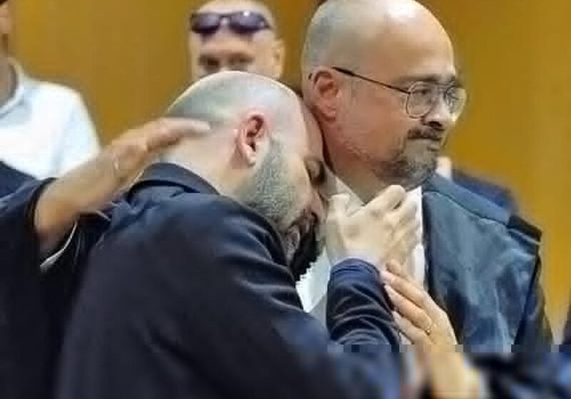  Dënohet mafiozi italian që kërcënoi gazetarin hulumtues me jetë, gazetari s’mban dot lotët(Video)