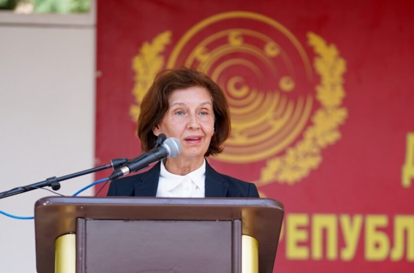  Siljanovska-Davkova: Struga është një republikë poetike që ndërton ura dhe ndryshon botën