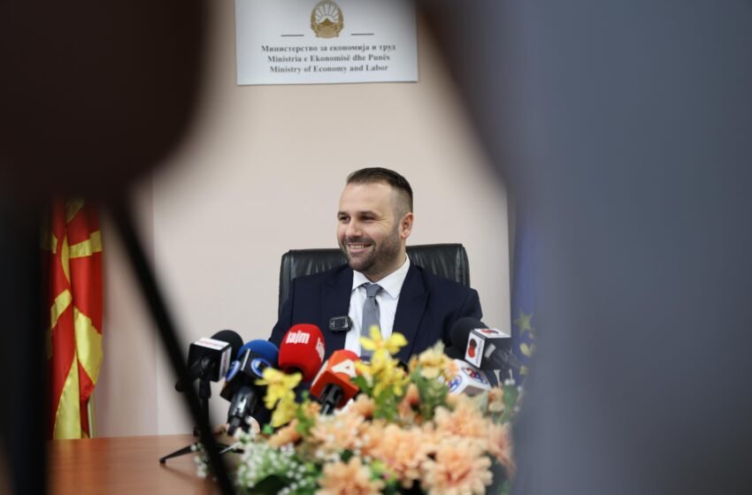  Durmishi: Nga 15 gushti, çmimet e pajisjeve shkollore bien deri në 15%