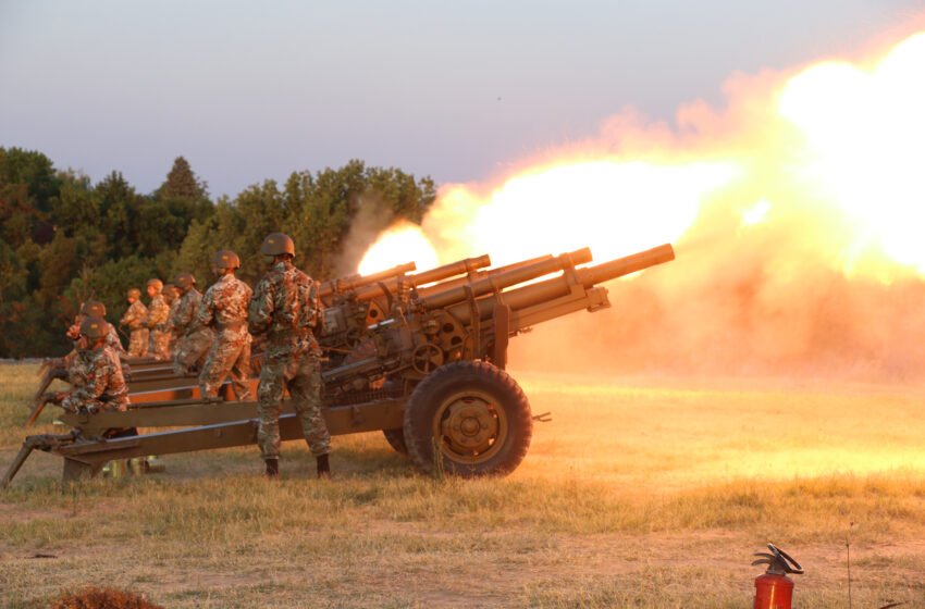  Почесна артилериска стрелба по повод Денот на Армијата