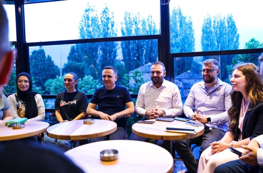  Kasami me të rinjtë: Tetova meriton të ecë përpara!