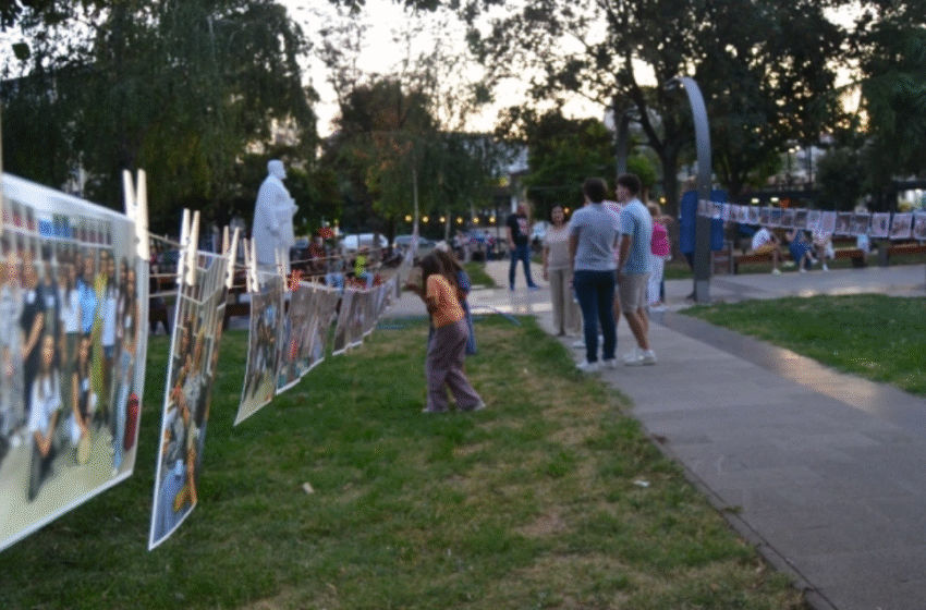  Во Кочани со изложба за починатите во несреќата во „Пулс“ заврши Програмата за млади „Лето во друштво“