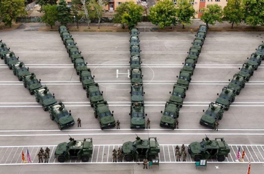 Пред државно-воениот врв промовирани новите 29 JLTV оклопни возила на Армијата