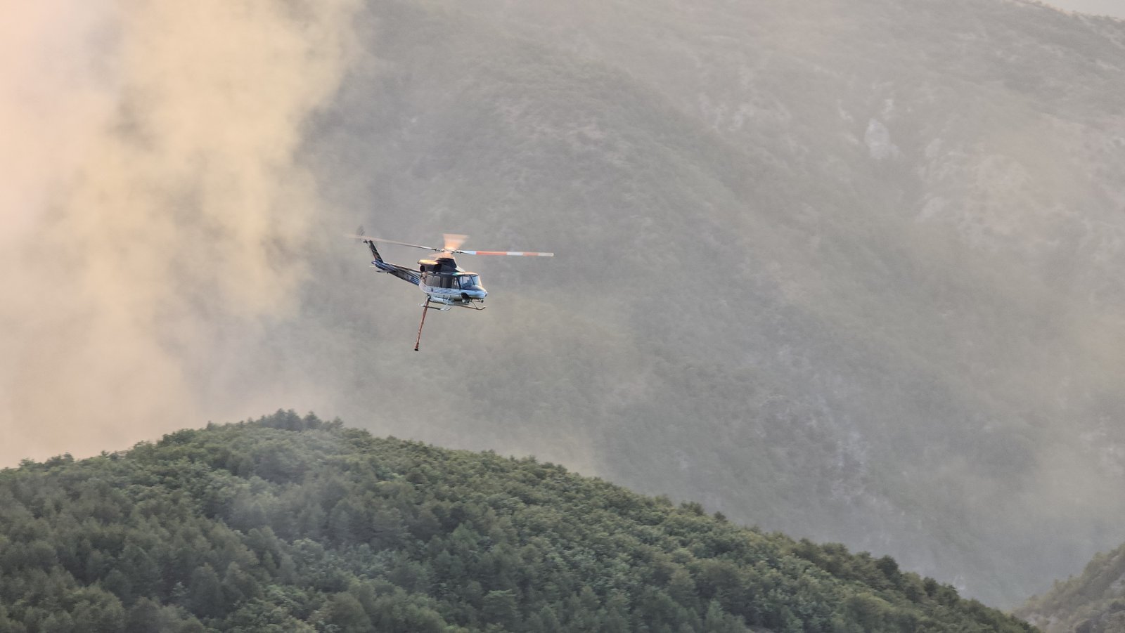 Поради пожар во НП Јасен патот Македонски брод Скопје затворен за секаков вид возила