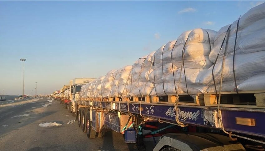  Autoritetet në Gaza: Vetëm 73 kamionë me ndihma hynë në enklavë të premten, ndërsa njerëzit vuajnë nga uria