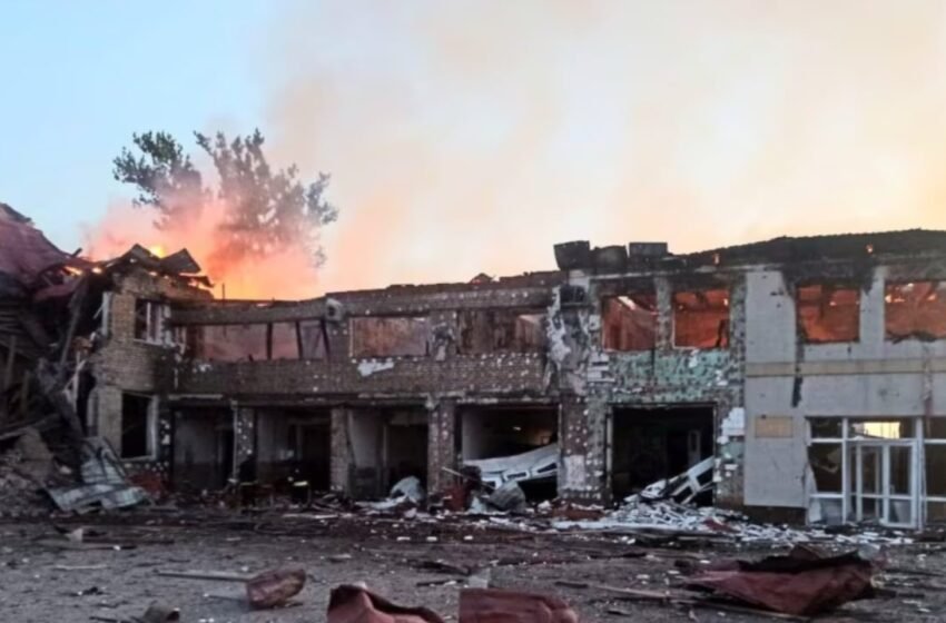  Rusia vijon bombardimet ndaj Ukrainës, një i vdekur dhe 10 të plagosur, mes tyre 2 fëmijë