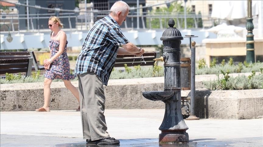 Недоволниот внес на вода предизвикува посилна реакција на стрес (Фото: АА)