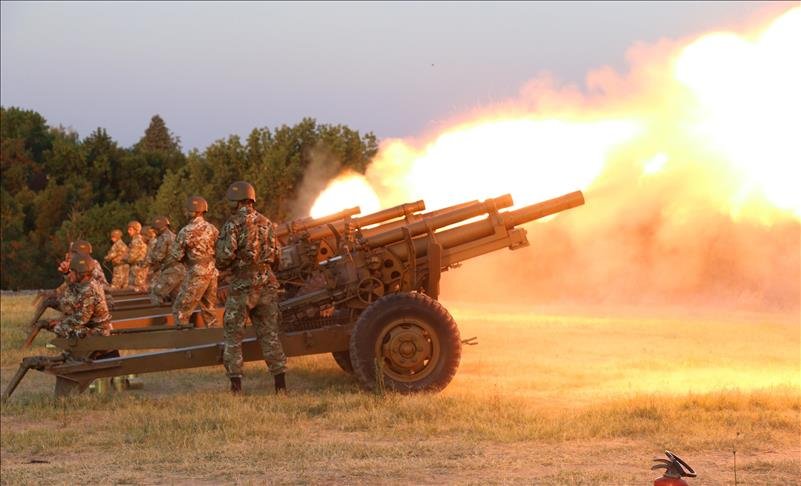 Почесна артилериска стрелба по повод Денот на независноста