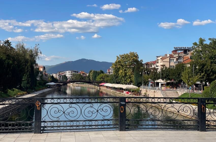 Пет причини зошто да ја посетите Струга: Град на поезијата и природната убавина