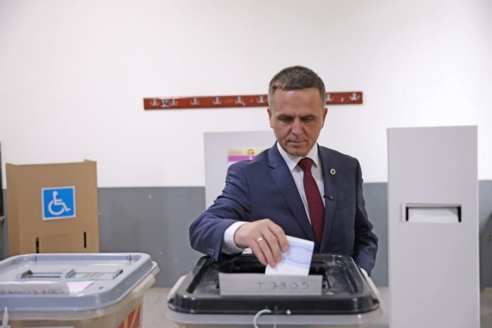  Bilall Kasami votoi në Tetovë: Të vendosim bashkërisht për fatin e qytetit tonë