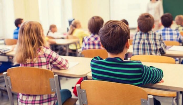  Gostivar: Në një shkollë fillore nxënësit gjejnë katër pako me kokainë