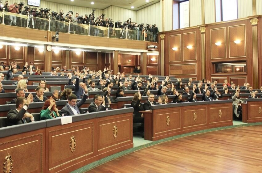  Kuvendi sot me dy seanca: Komisionet dhe Qeveria Konjufca 1