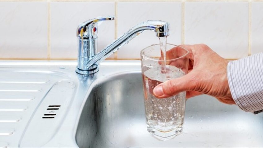 uji-ne-qytetin-e-shkupit-eshte-i-sigurt-per-pije