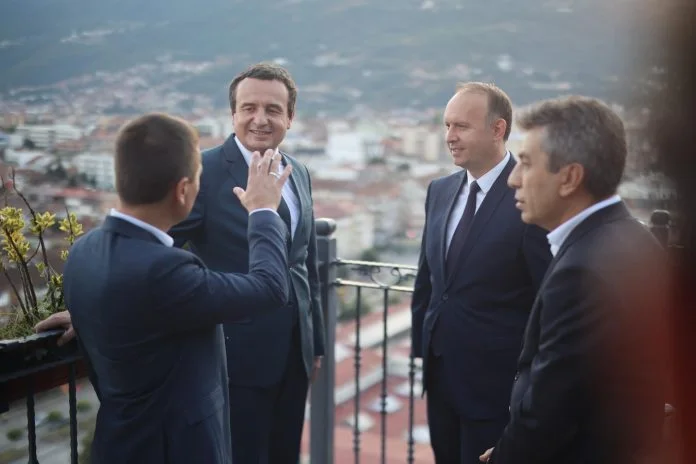  Kurti uron VLEN-in për fitoren në zgjedhjet lokale: “Keni qeverisur me duar të pastra dhe pa skandale”