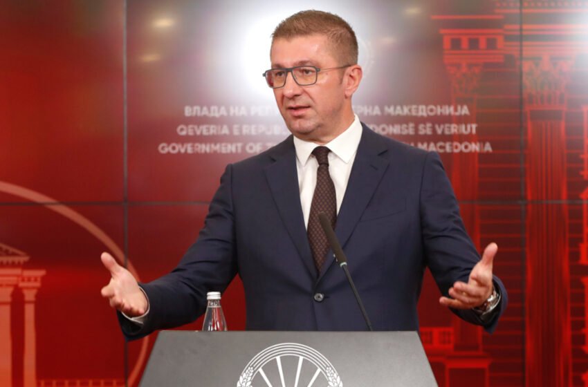  Mickoski: Bisedohet për plotësimin e vendeve të lira në qeveri