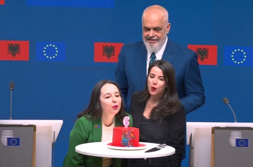  Shqipëria feston hapjen e të gjitha kapitujve të BE-së