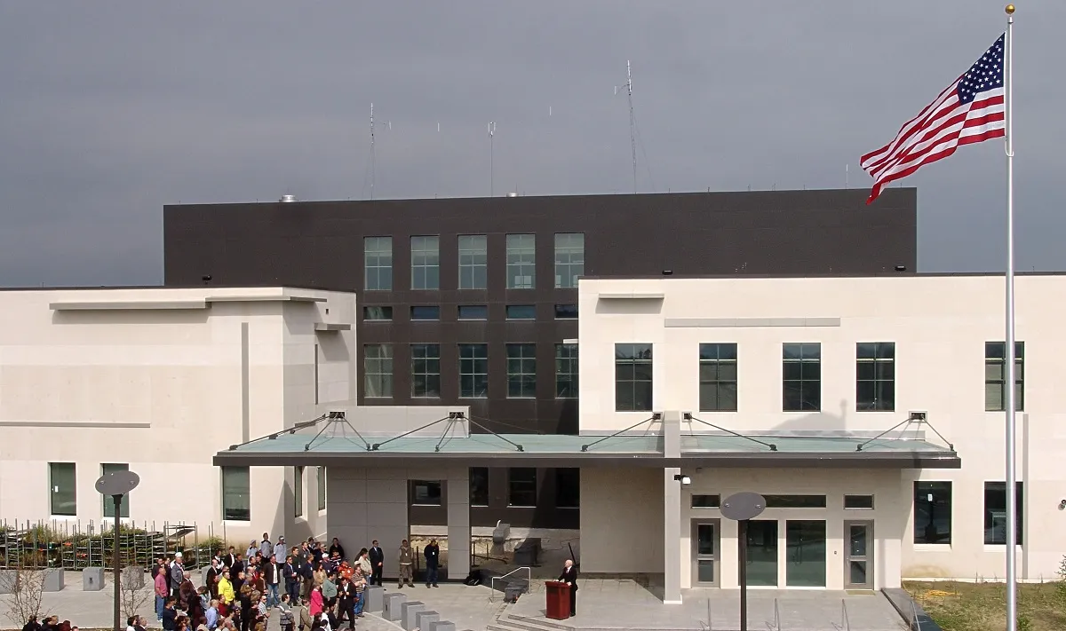 ambasada-e-shba-se-ne-rmv-lotaria-e-vizave-dv-2027-ende-nuk-eshte-hapur-kujdes-nga-mashtrimet