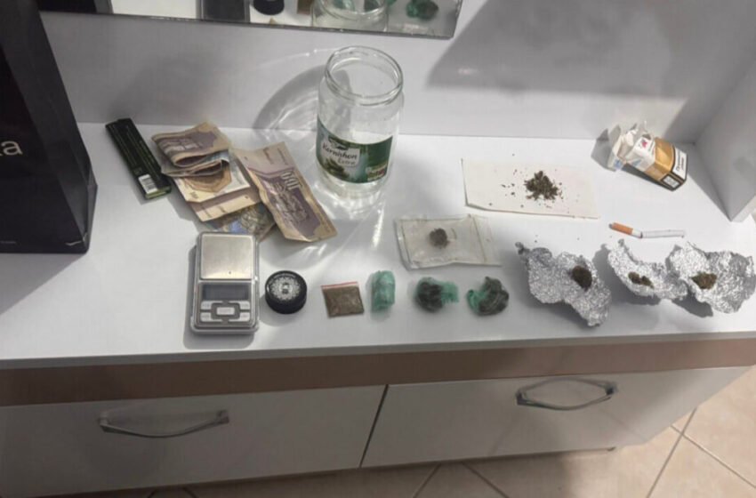  Kapen armë dhe drogë në një aksion policie