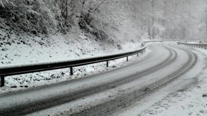  Reshje bore në disa vende, autoritetet apelojnë për vozitje të kujdesshme në Strazhë dhe Pletvar