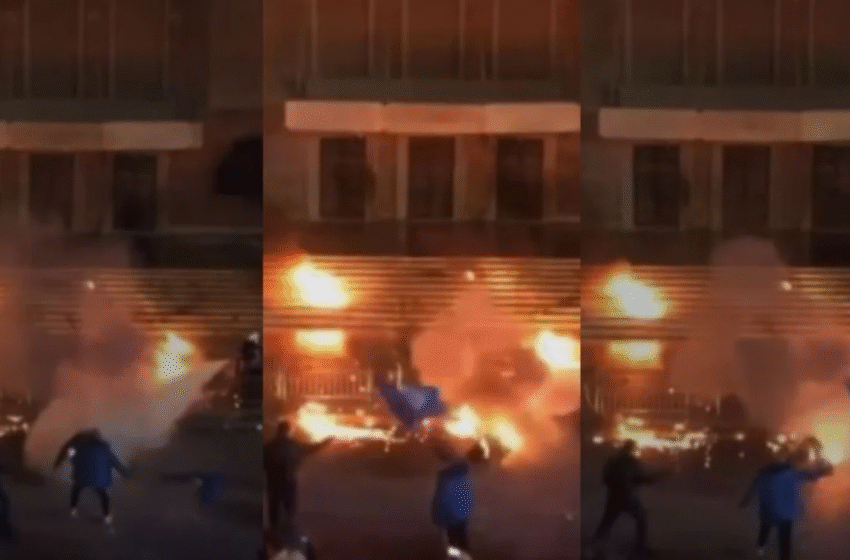  Protestuesit i shpërthen molotovi tek këmbët, merr flakë përpara Kryeministrisë