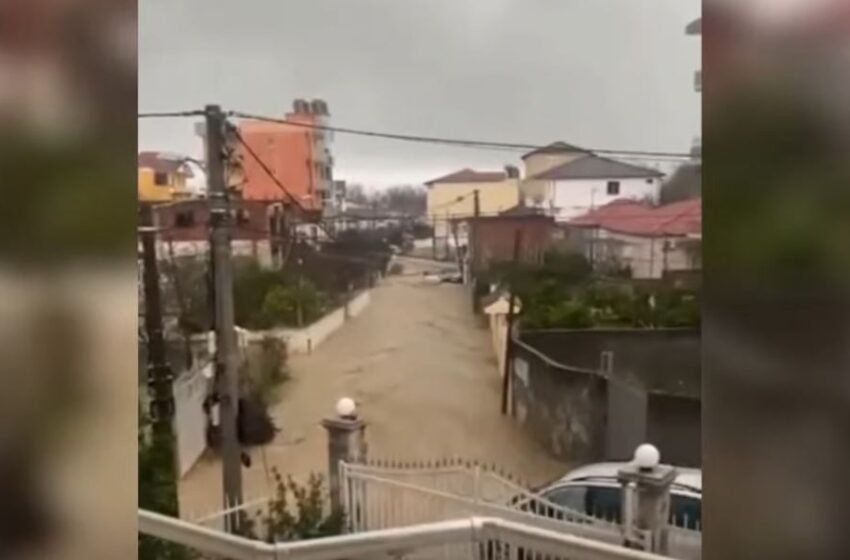  Reshje të dendura në Shqipëri! Përmbytje në disa qytete