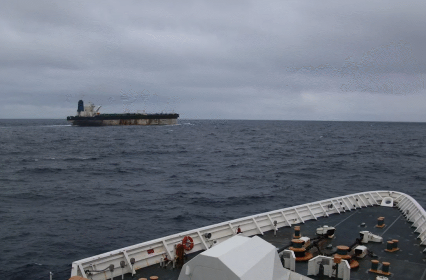  Cisterna e sekuestruar nga SHBA-ja, vjen reagimi i ashpër i Rusisë: Askush s’ka të drejtë të përdorë forcë ndaj anijeve të huaja