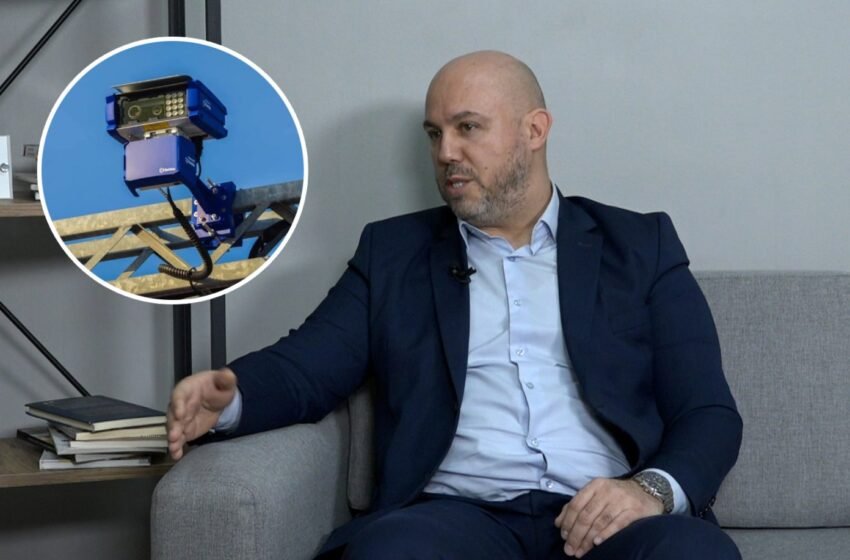  Iseni: SMS-të për gjobat edhe në gjuhën shqipe, për një vit e gjysmë janë avancuar 300 shqiptarë në polici