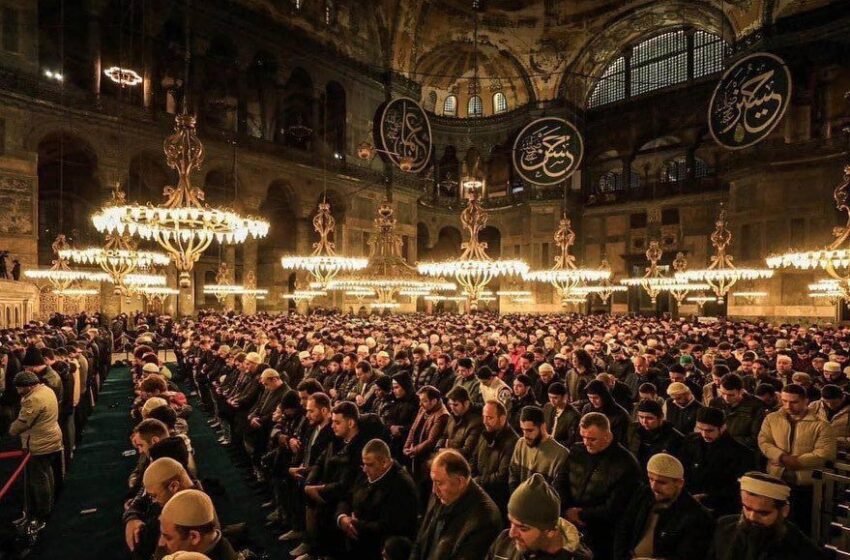  Dikur muze, sot falen teravitë – Ja historia e xhamisë Aya Sofia