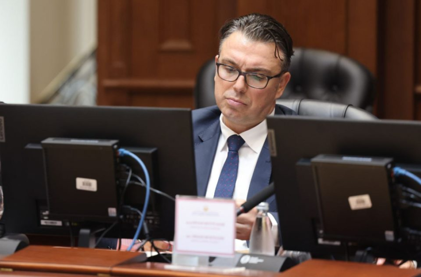  Padi ndaj Fillkovit, pengoi zbatimin e Ligjit për Gjuhët