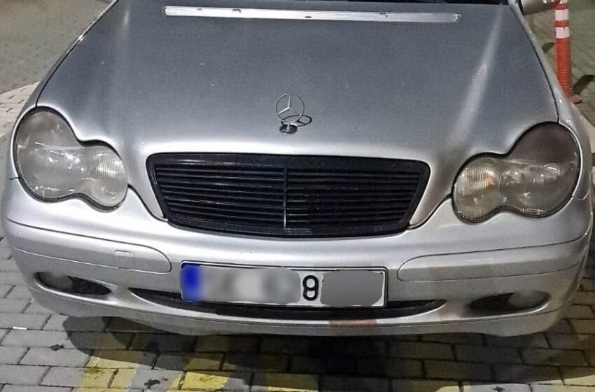  Mbuluan tabelat e regjistrimit, arrestohen dy shoferë në Shkup