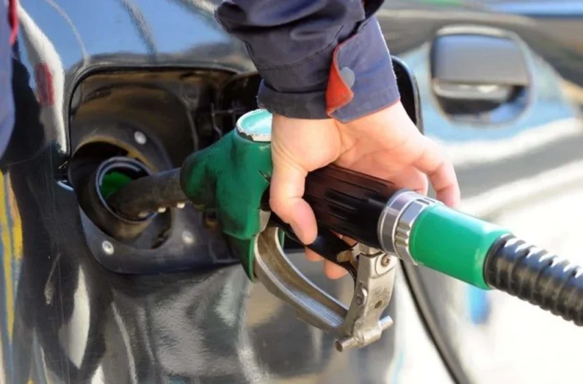  Pas mesnatës shtrenjtohet nafta