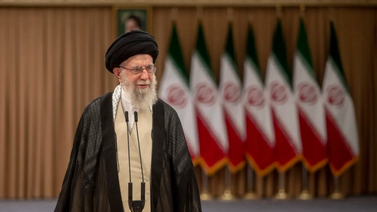 khamenei-eshte-ekzekutuar-reagon-ministri-i-jashtem-i-iranit-nese-amerikanet-duan-te-flasin-me-ne-dine-ku-te-na-gjejne