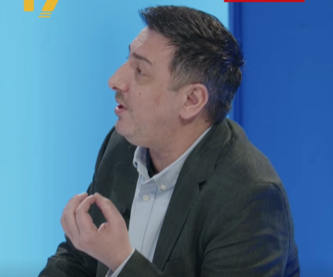  Valon Sylës i del punë edhe me familjen e Adem Jasharit! “Pse s’po dalin në protesta”