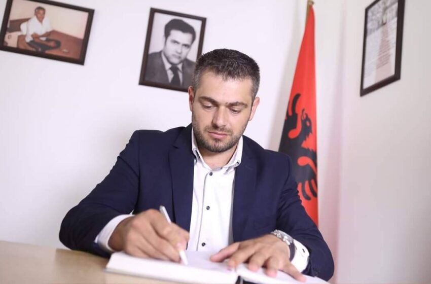  Djali i Ukshin Hotit, Andin Hoti kandidat i VV-së për President?