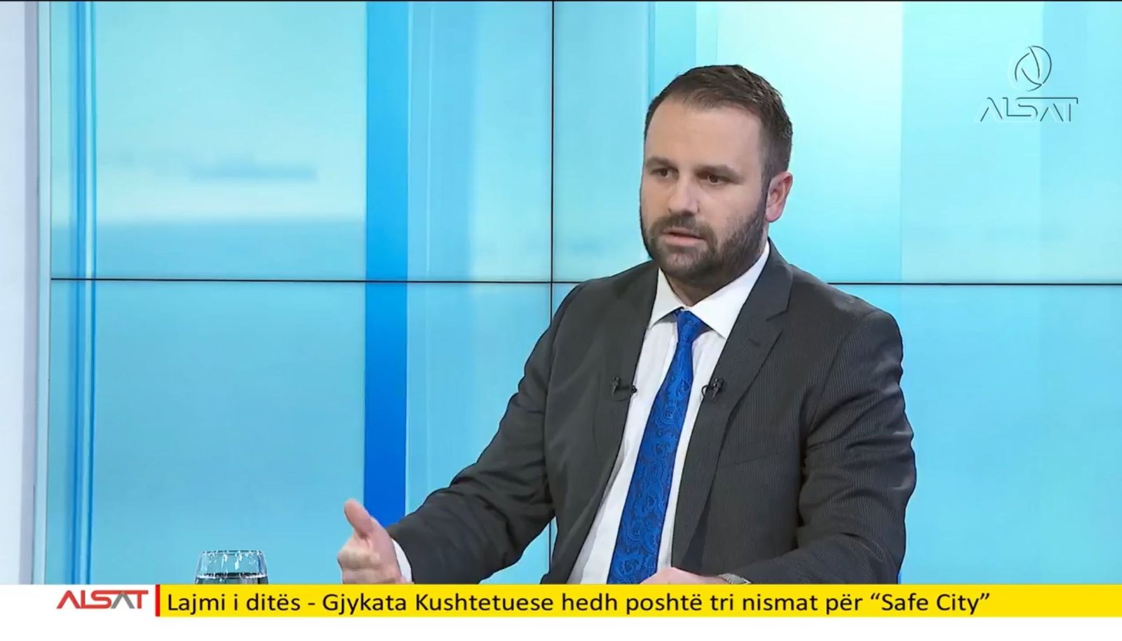 Durmishi  Kryetari i Gjykatës Kushtetuese ta mbrojë kushtetutën dhe të mos futet në politika ditore