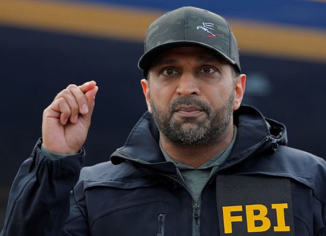 hakerat-iraniane-hyjne-ne-emailin-e-drejtorit-te-fbi-publikojne-materialet-ne-internet