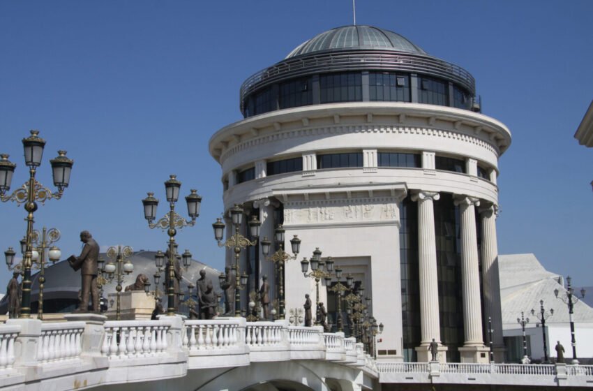  Tentoi të vr’asë bashkëshorten me pist’oletë! Prokuroria kërkon paraburgim për 55-vjeçarin