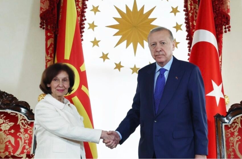  Erdogan priti presidenten Siljanovska-Davkova në Stamboll, prezent edhe kreu i inteligjencës turke