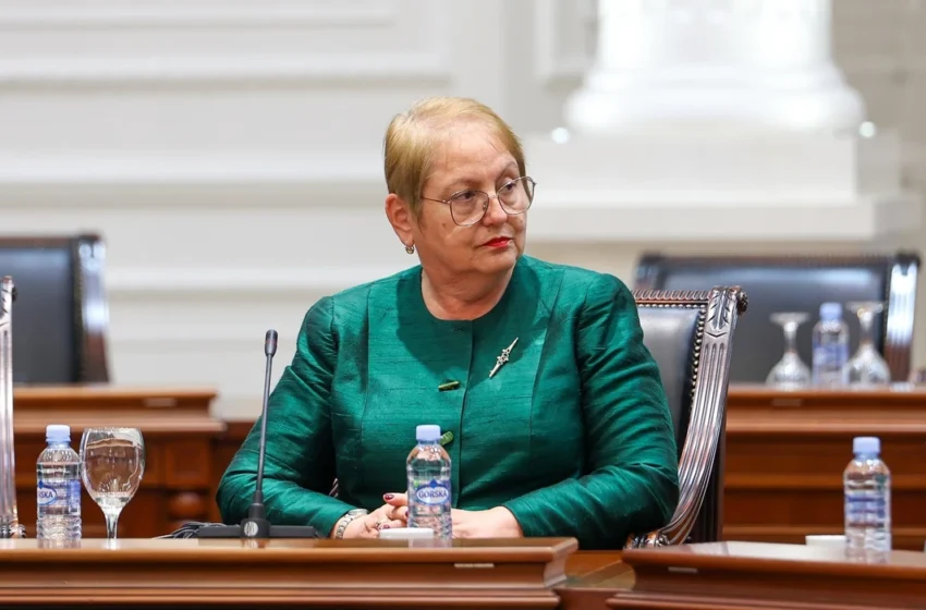  Janevska: Mësuesit do të jenë në detyrë në korridoret dhe oborret e shkollave