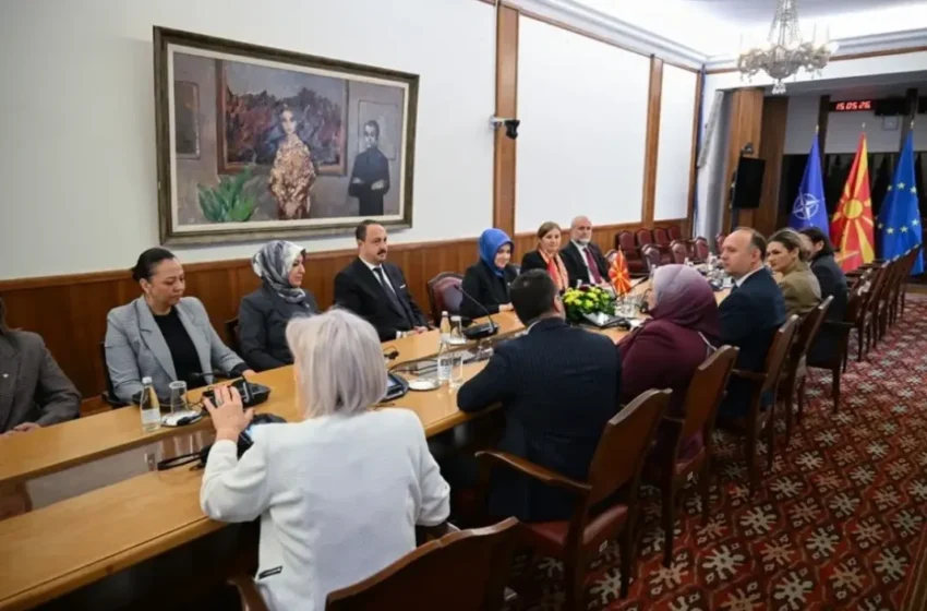  Gashi e theksoi rëndësinë e pjesëmarrjes së grave në jetën politike dhe publike