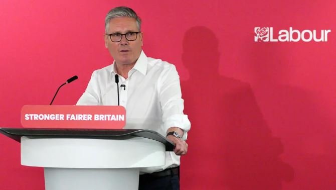 Keir Starmer nën presion për të dhënë dorëheqjen  Kush po e synon pozicionin e kryeministrit britanik 
