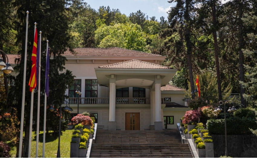  Dyshime për spiunazh në Kabinetin e presidentes